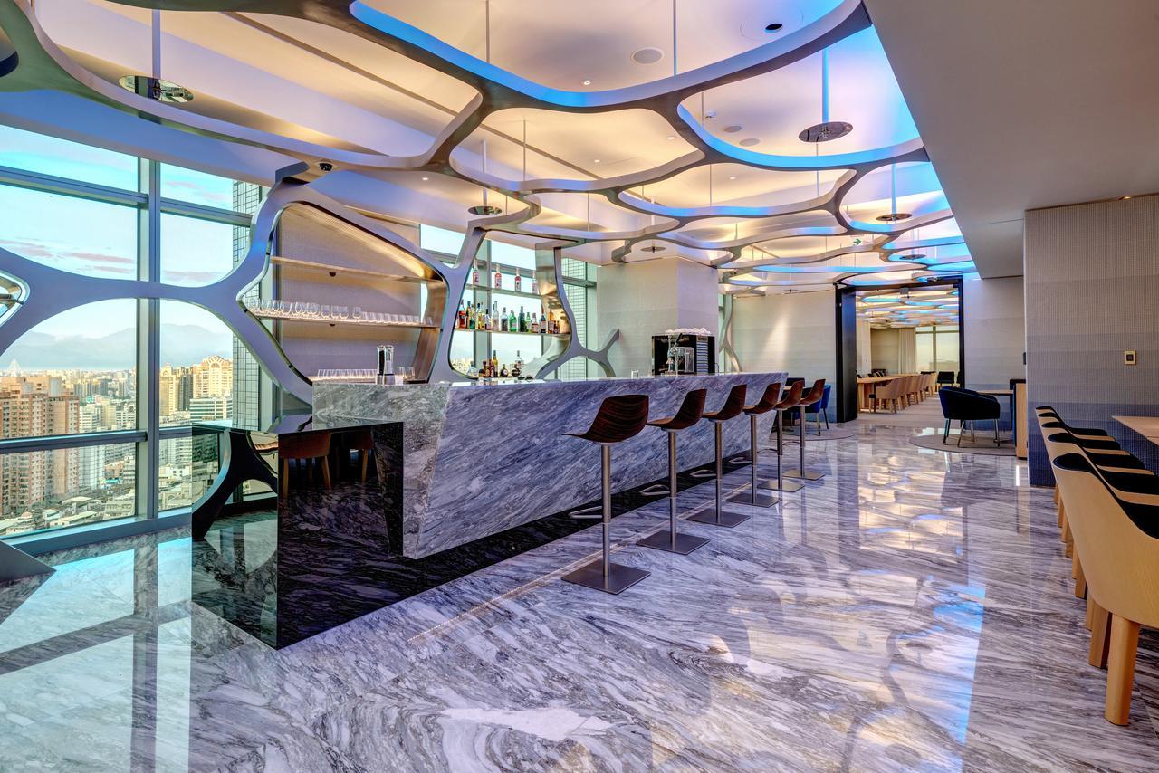 Отель Silks Club Гаосюн Экстерьер фото The bar at the 39th floor